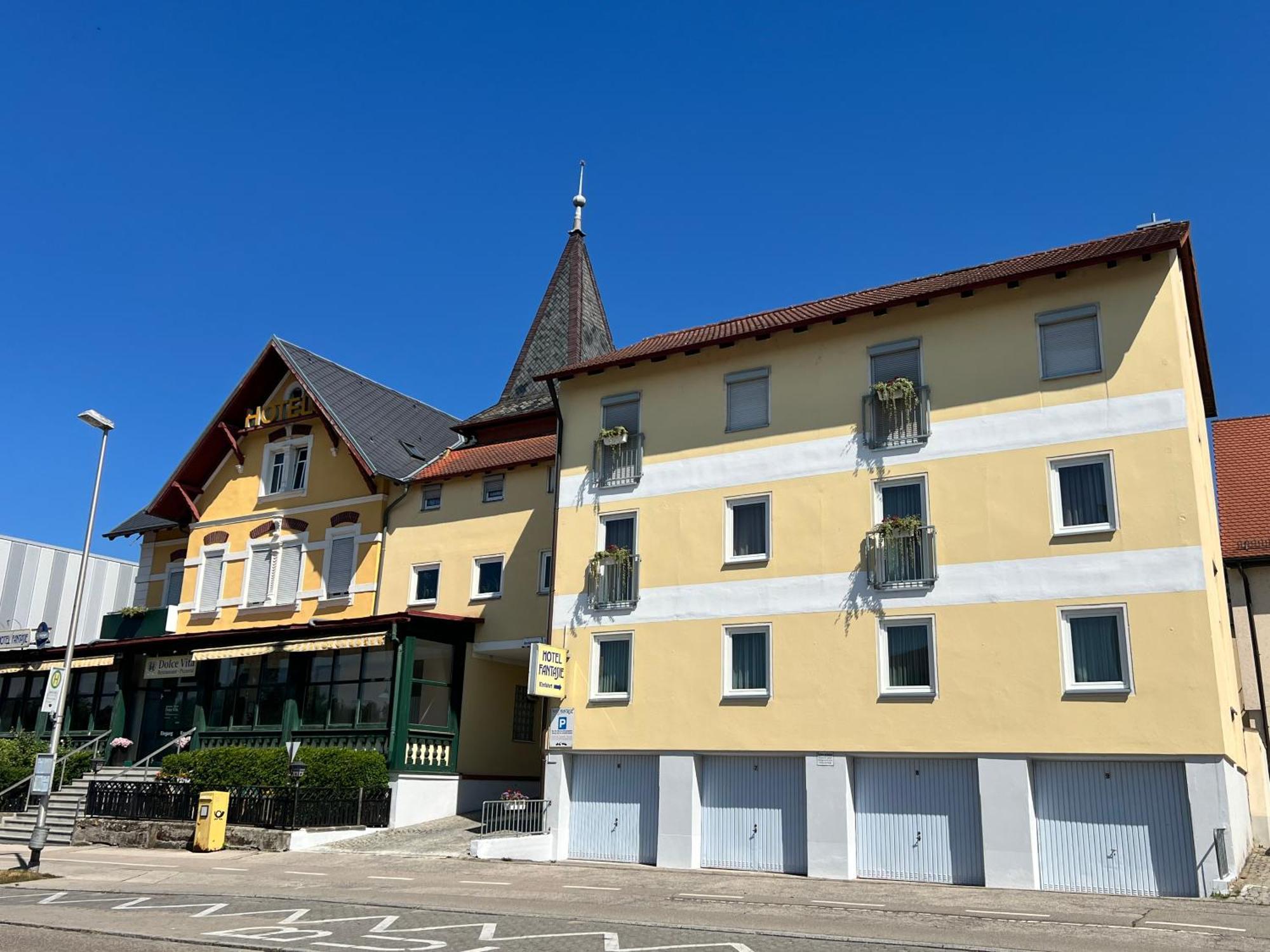 Hotel Fantasie Ansbach Bagian luar foto
