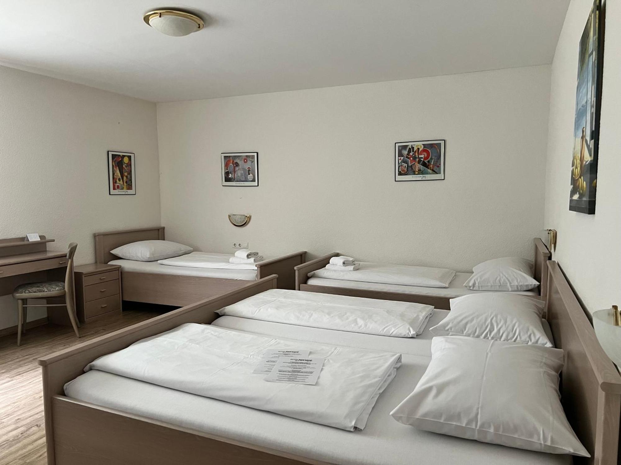 Hotel Fantasie Ansbach Bagian luar foto
