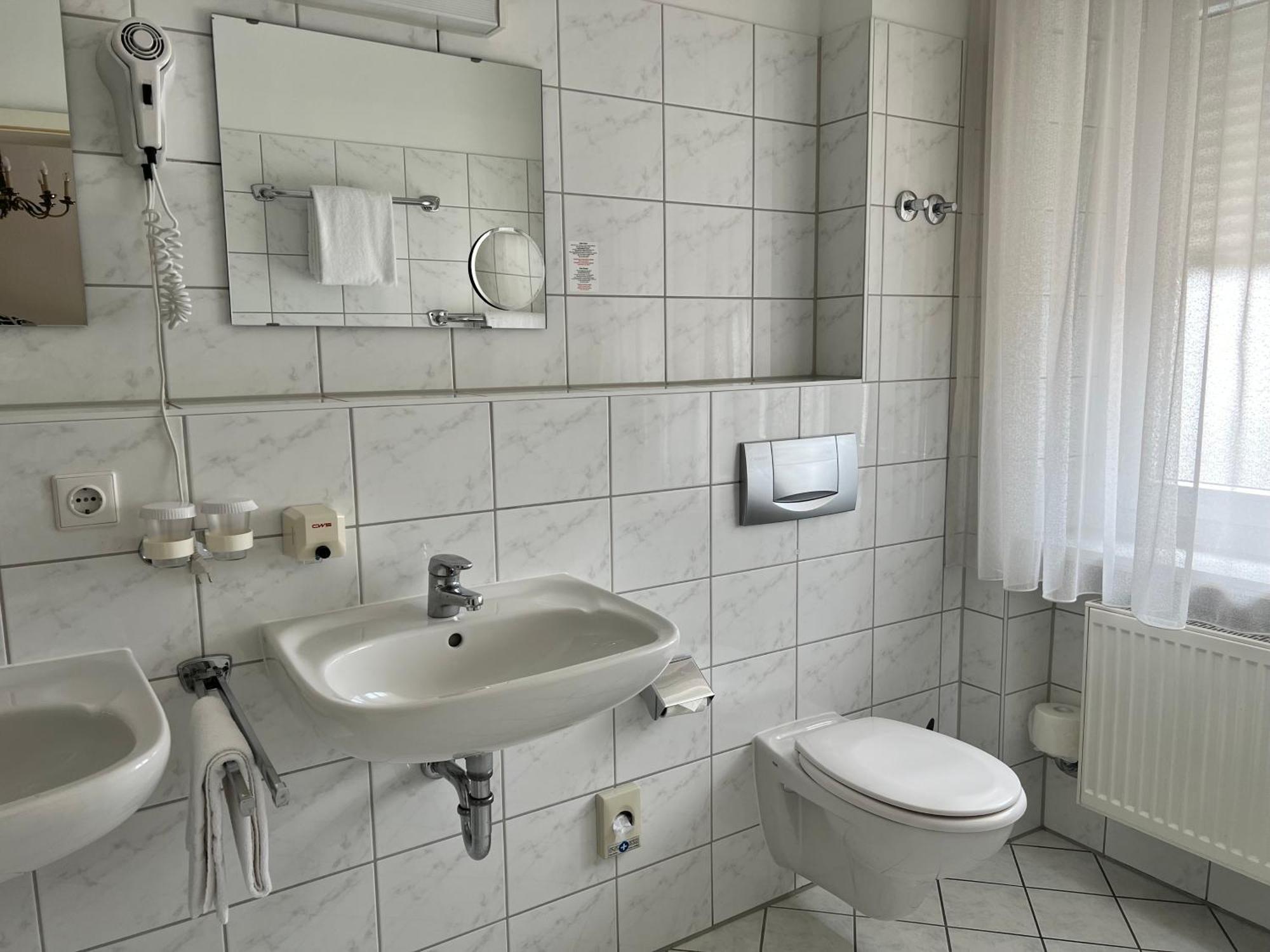 Hotel Fantasie Ansbach Bagian luar foto