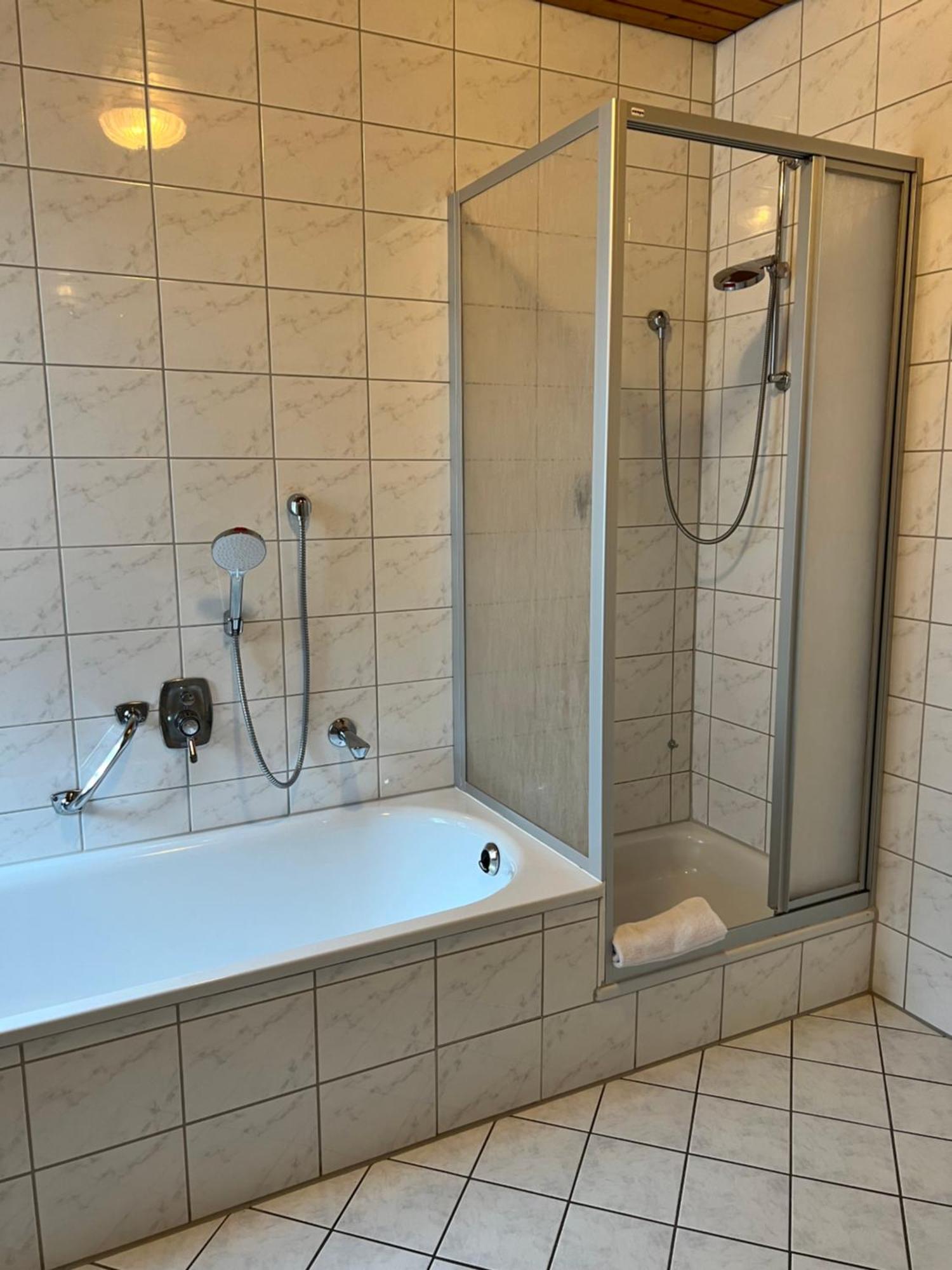 Hotel Fantasie Ansbach Bagian luar foto