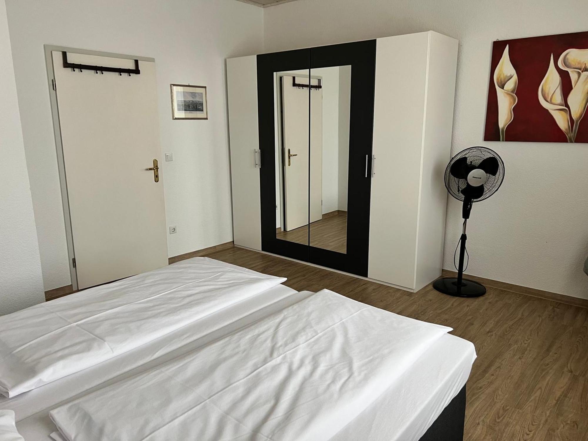 Hotel Fantasie Ansbach Bagian luar foto